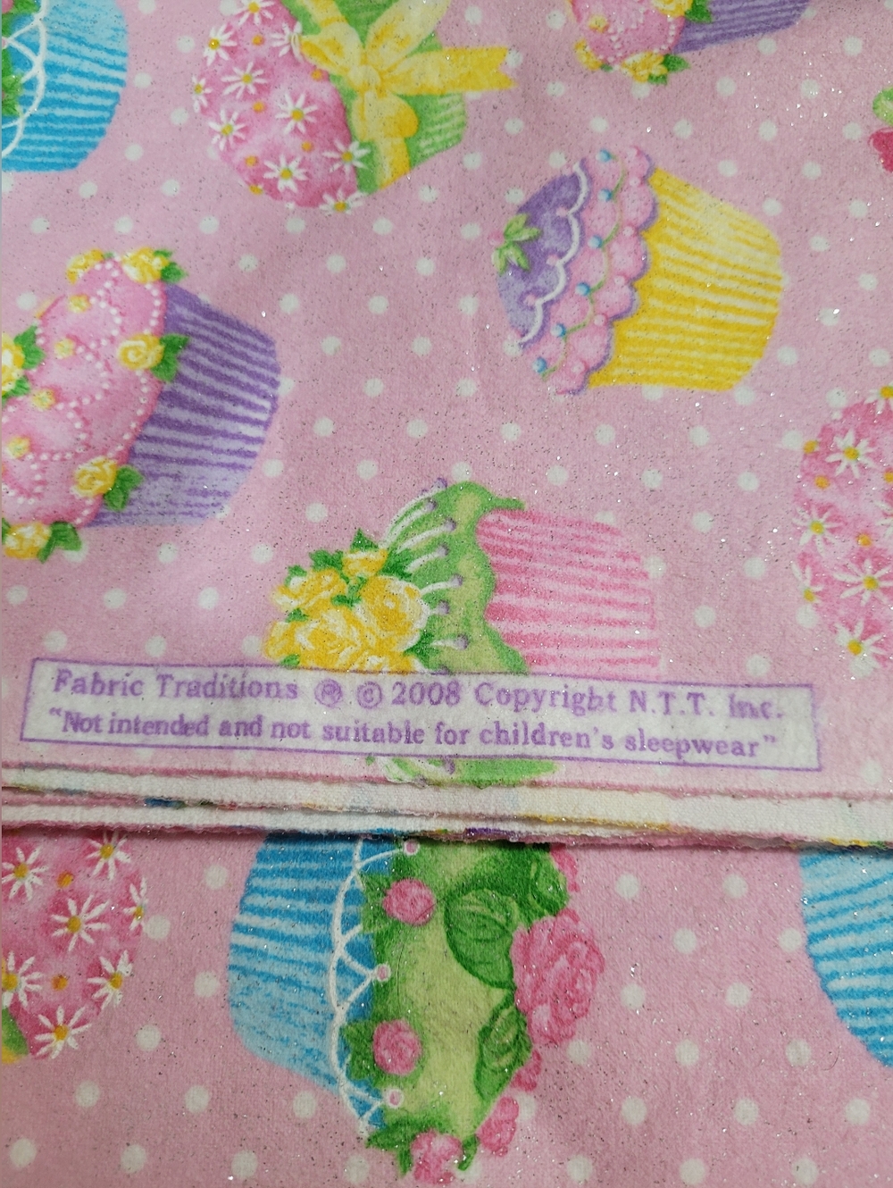 Fabric Traditions 2008 Pink Cupcake Print Cotton Flannel Fabric (0650)